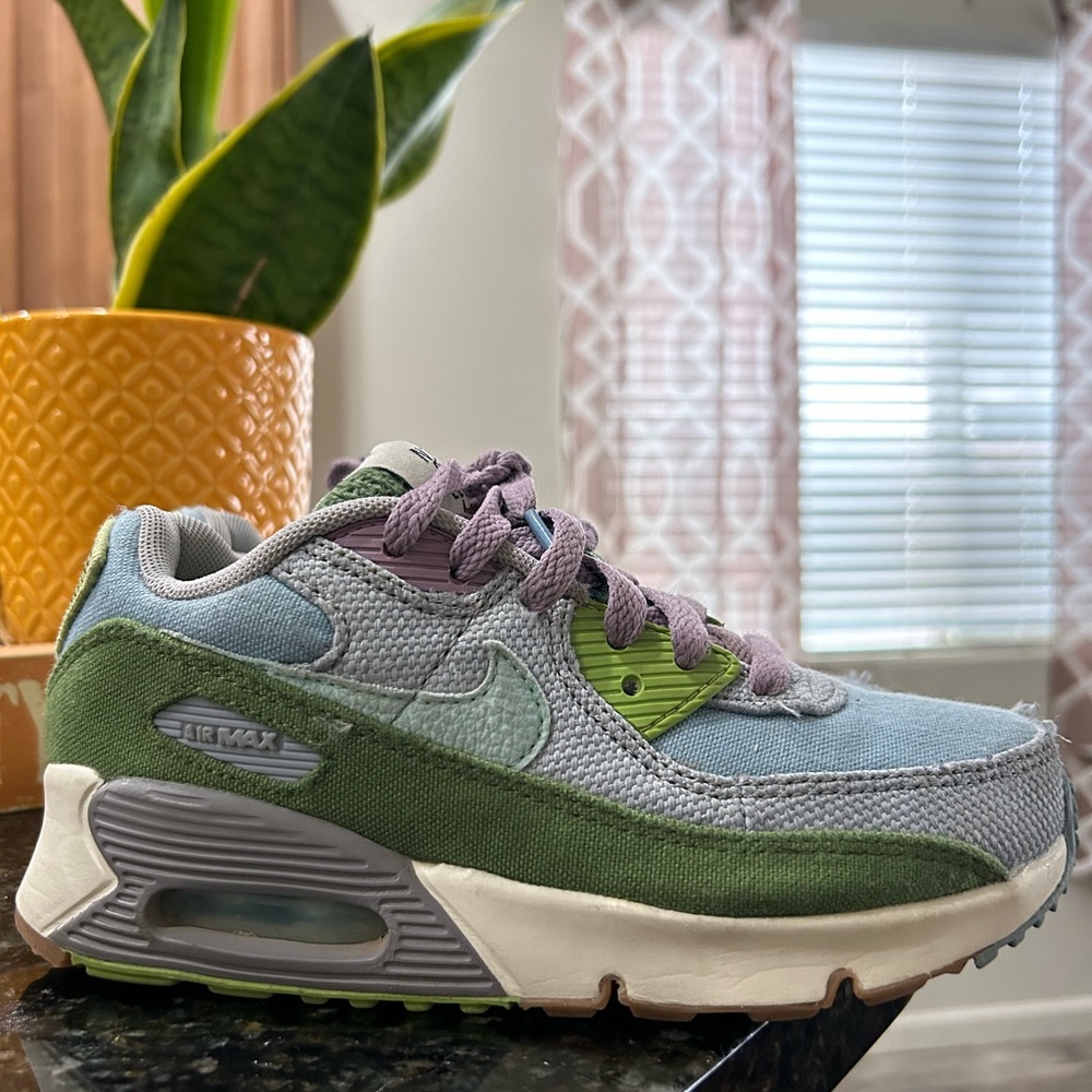 Nike Air Max 90 Sun Club Size 2Y
